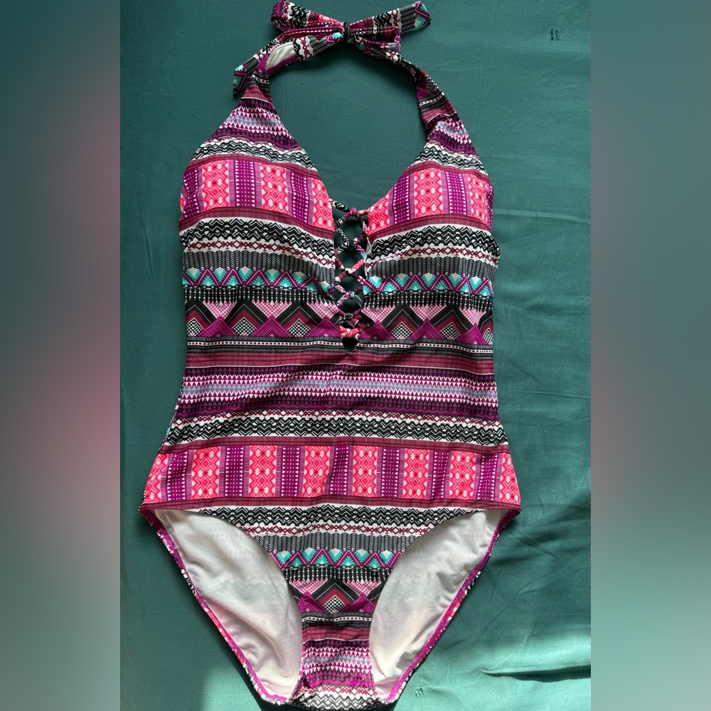 White and Pink Geometric Pattern 1 Piece Swimsuit Ladies size 14